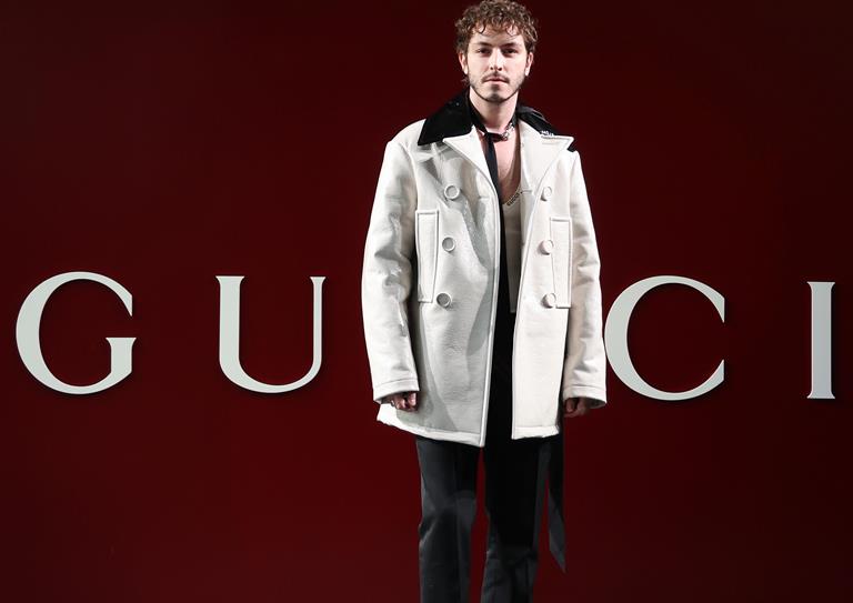 Boran Kuzum, Milano Moda Haftas'nda Guccinin Özel Davetlisi Olarak Yeni Sezon Defilesine Katld!